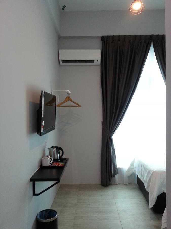 L Hotel Simpang Renggam Buitenkant foto