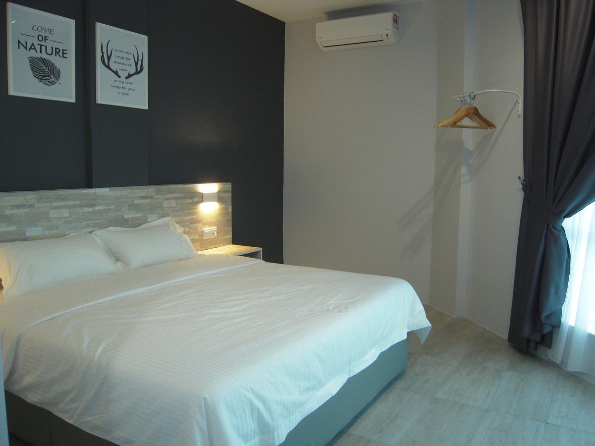 L Hotel Simpang Renggam Buitenkant foto